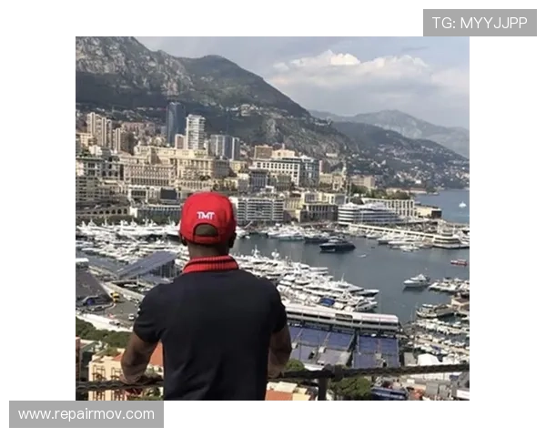 梅威瑟打完比赛直接去夜店数现金，这人设比顶流还稳