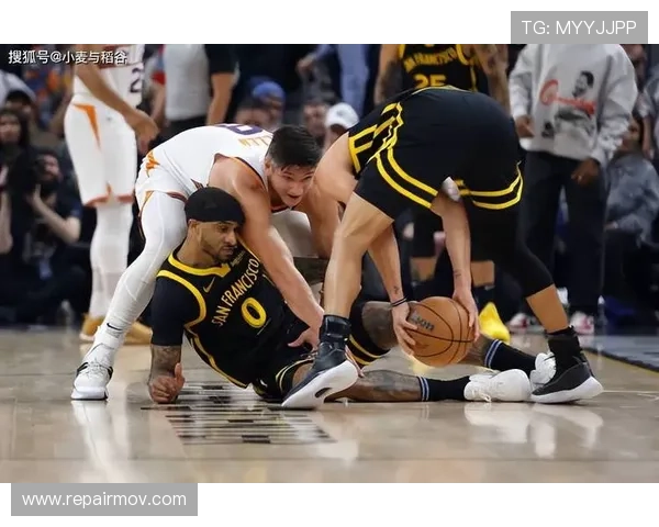 班恩挡拆牵制约基奇，拉开外线空间提升投篮效率